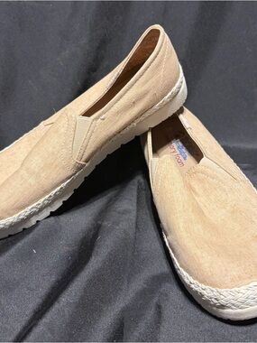 BOBS by Skechers Slip On Shoes Size 9 Beige Memory Foam Comfort